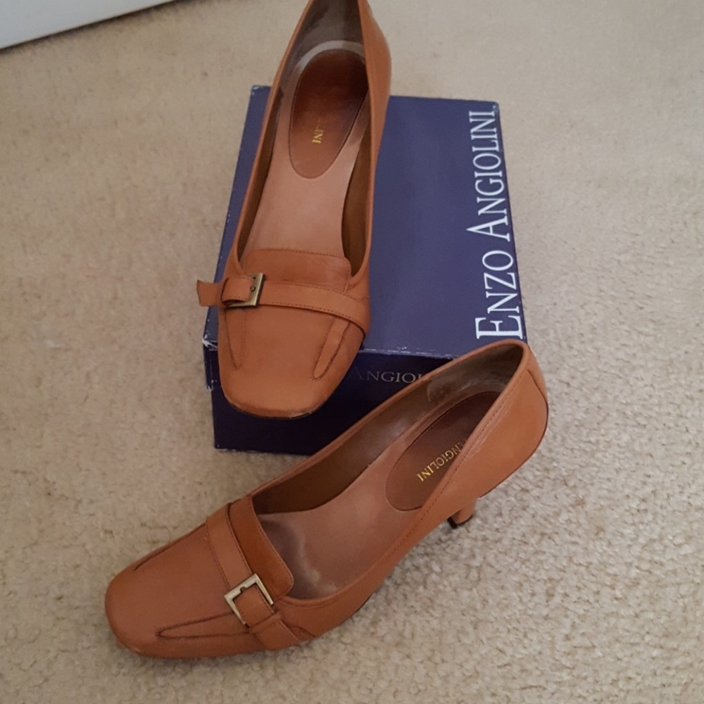 Tan heels